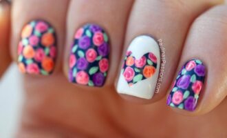 Дизайн ногтей Маникюр с цветами