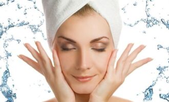 Как правильно ухаживать за кожей лица: 6 мифов об умывании