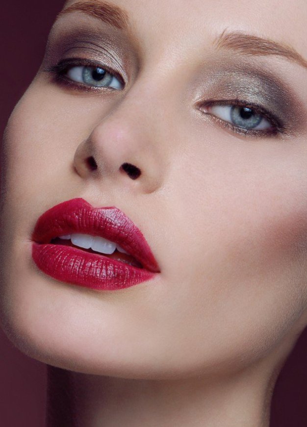 25-glamorous-makeup-ideas-with-red-lipstick-12-620x862
