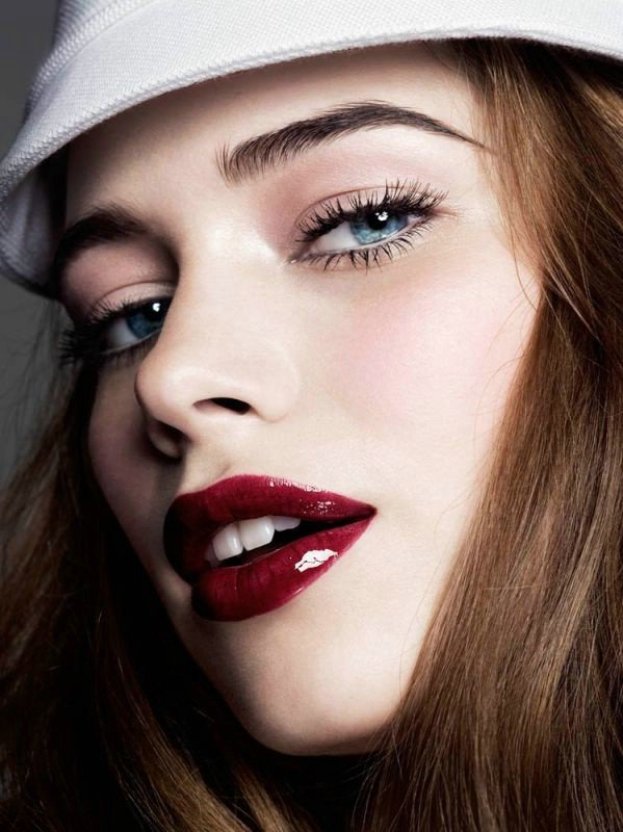 25-glamorous-makeup-ideas-with-red-lipstick-5