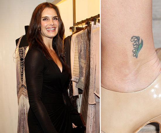 Brooke-Shields-has-tiny-flower-her-left-ankle