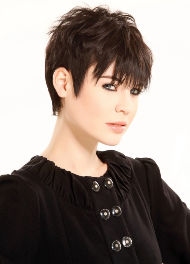 Angled-Pixie-Short-Hairstyle-for-Thin-Hair