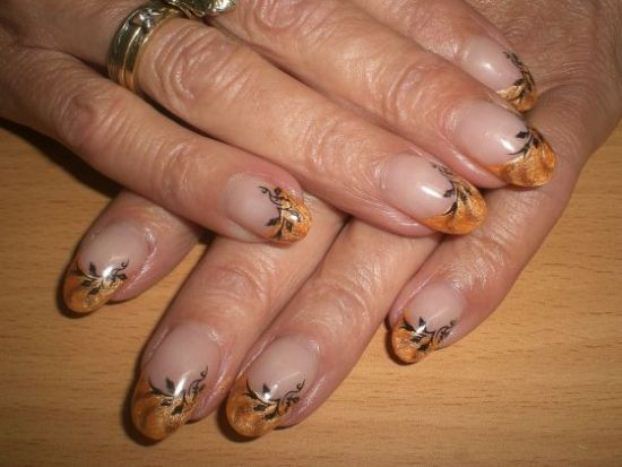 Metallic-orange-fall-nails